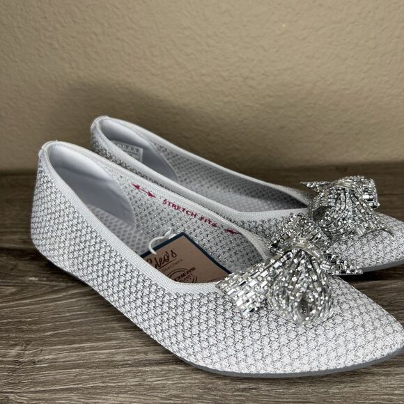 Sketchers NEW Cleo Point Ballet Flats Womens 7 Memory Foam Shoes Silver Bow - Picture 5 of 11